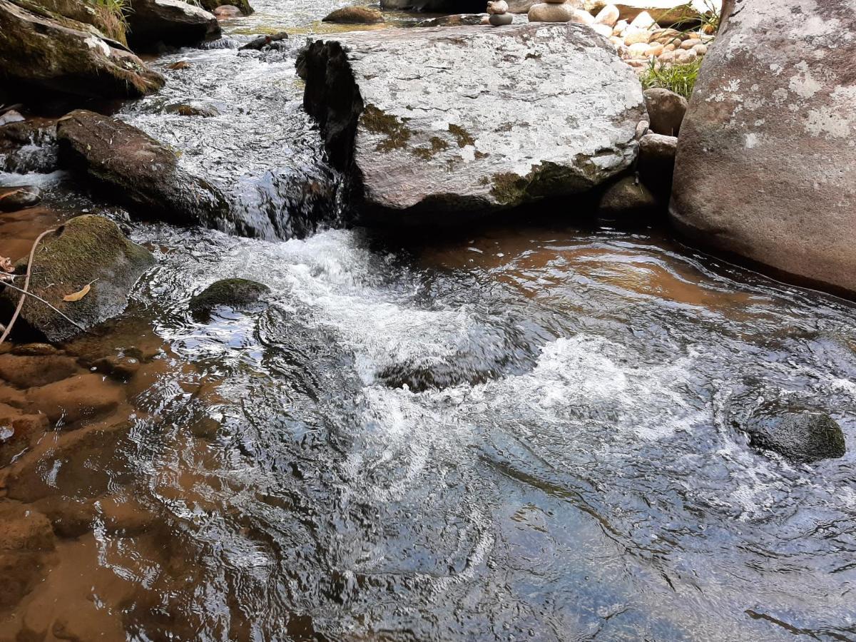 Casa Rosa Lumiar, Cachoeira Particular E Fazendinha ภายนอก รูปภาพ