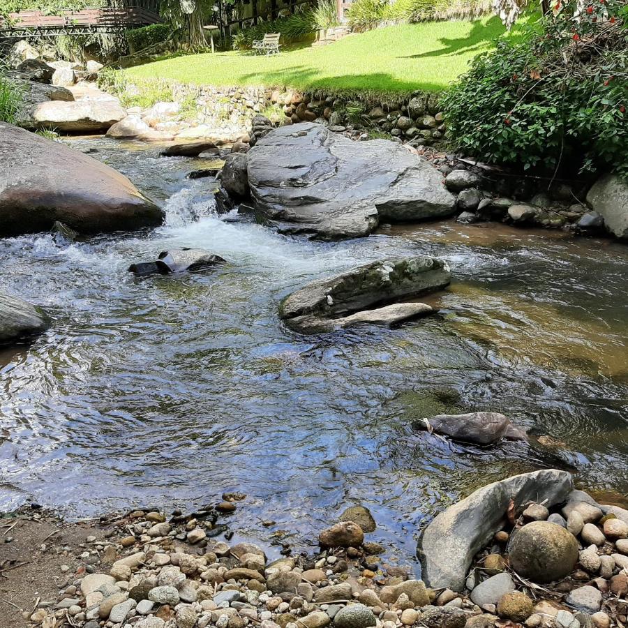 Casa Rosa Lumiar, Cachoeira Particular E Fazendinha ภายนอก รูปภาพ